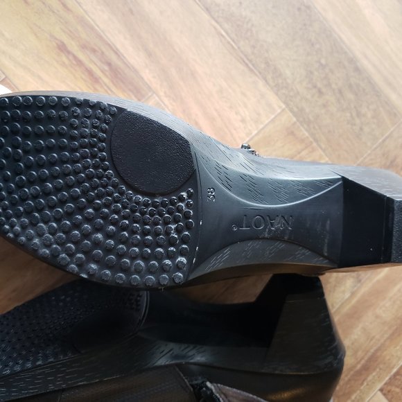 NWOT Naot Modern Leather Ankle Boots Caviar and Onyx EU 38 - Picture 4 of 6